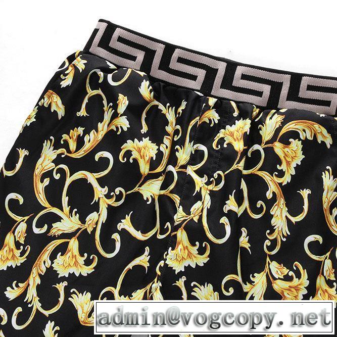 高級感が好評です 2019春夏のトレンド新商品 ヴェルサーチVERSACE デニムパンツ
