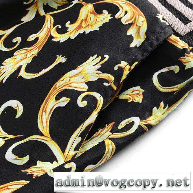 高級感が好評です 2019春夏のトレンド新商品 ヴェルサーチVERSACE デニムパンツ