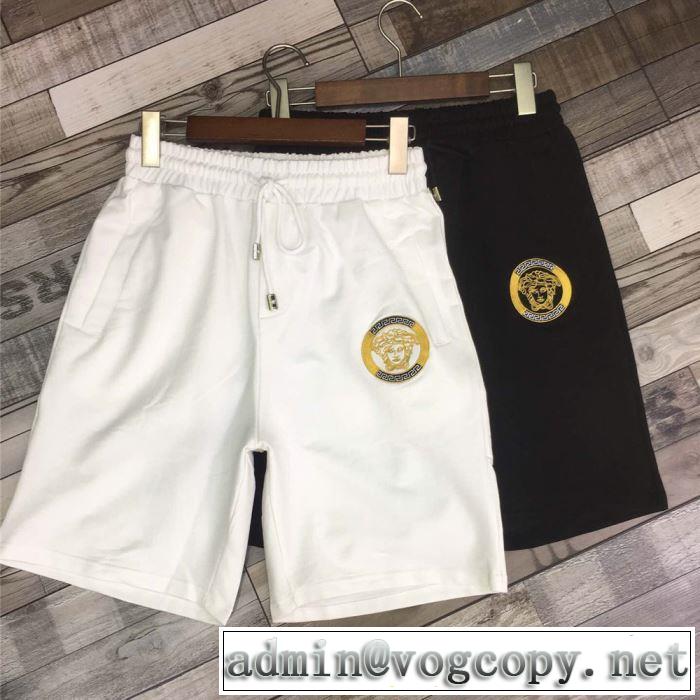季節感をプラス人気商品 2色可選  2019年春夏のトレンドアイテム ヴェルサーチVERSACE デニムパンツ