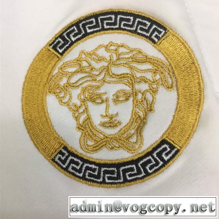 季節感をプラス人気商品 2色可選  2019年春夏のトレンドアイテム ヴェルサーチVERSACE デニムパンツ