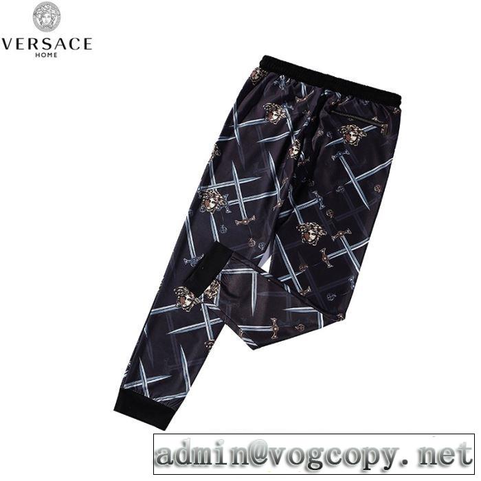 2019春夏の大注目トレンド ヴェルサーチVERSACE デニムパンツ   今年の夏は着こなし