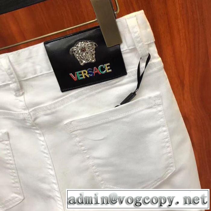 絶妙にオシャレ人気アイテムヴェルサーチ VERSACE 《2019年》今、注目のストリート ジーパン パンツ