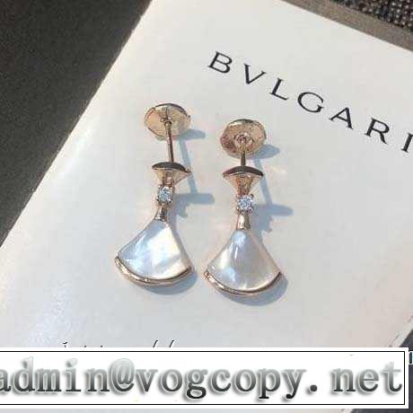 リラックス感のあるゆったり ピアス  ブルガリ BVLGARI リラックス感のある着こなし 2019夏ファション新品