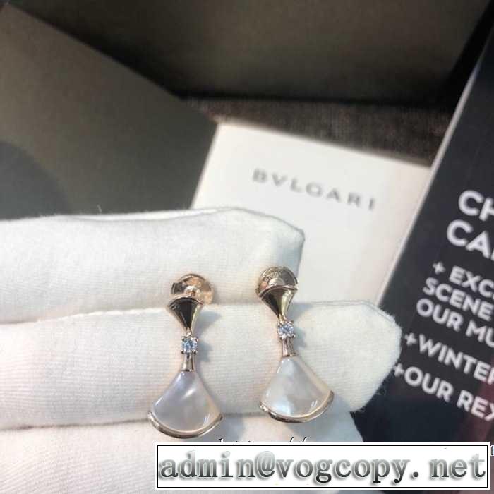 リラックス感のあるゆったり ピアス  ブルガリ BVLGARI リラックス感のある着こなし 2019夏ファション新品