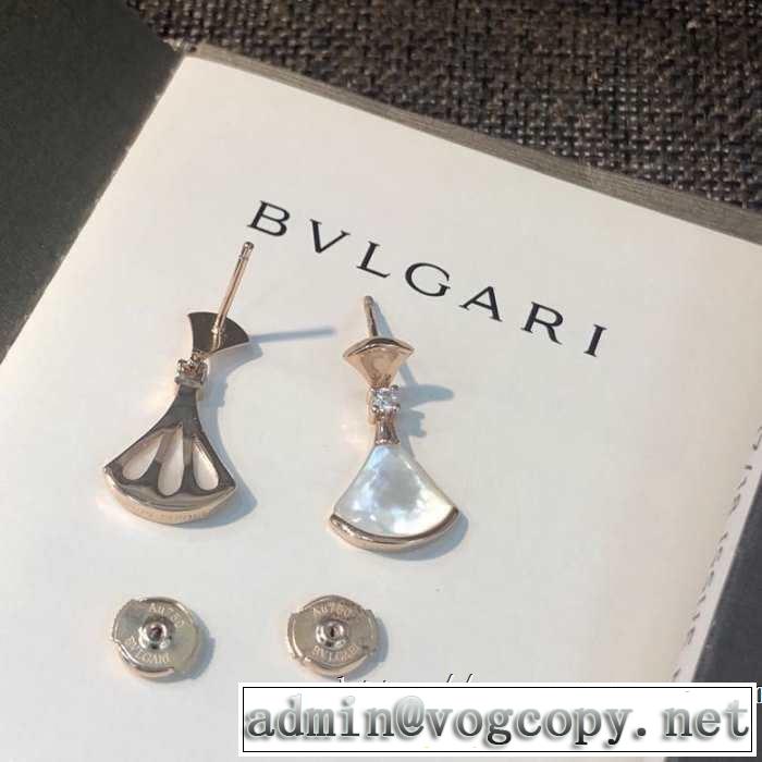 リラックス感のあるゆったり ピアス  ブルガリ BVLGARI リラックス感のある着こなし 2019夏ファション新品