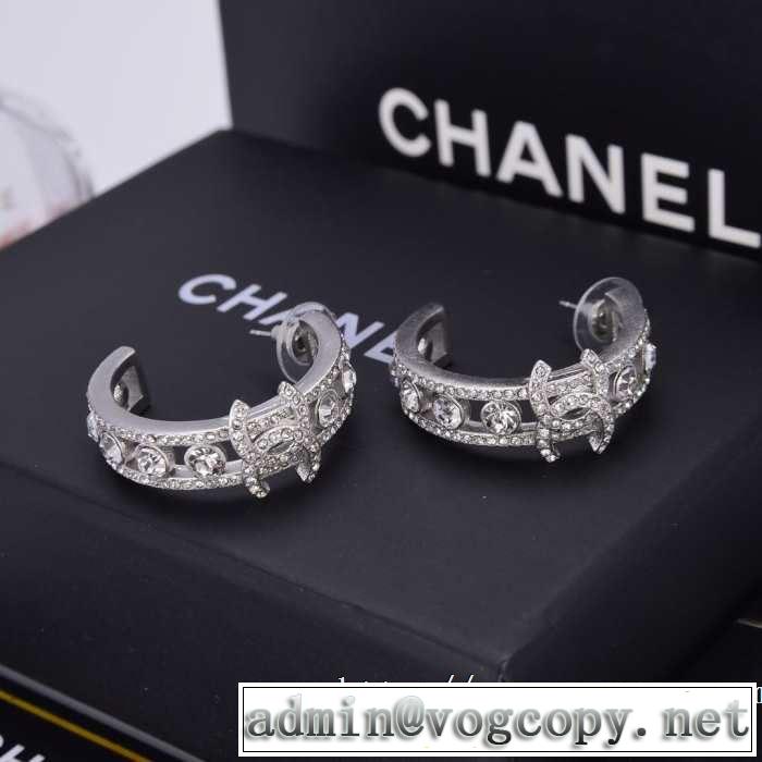 おすすめ大人かわいい着こなし  CH CH お洒落トレンド人気 ピアス 2019即旬な装いに