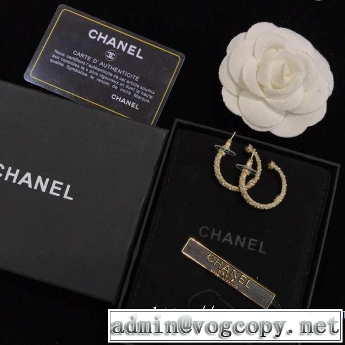 目を引く春夏トップス  ピアス【2019年】夏のファッション CH CH 優しい雰囲気スタイリッシュに