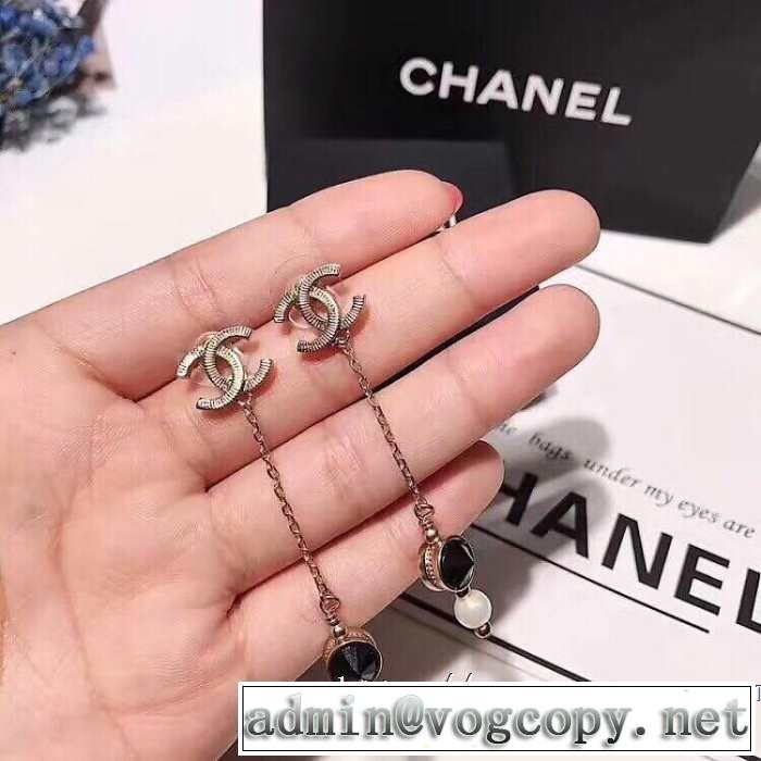 クールな印象を引き立て CH CH グッと大人っぽい印象に ピアス 2019年の夏のマスト