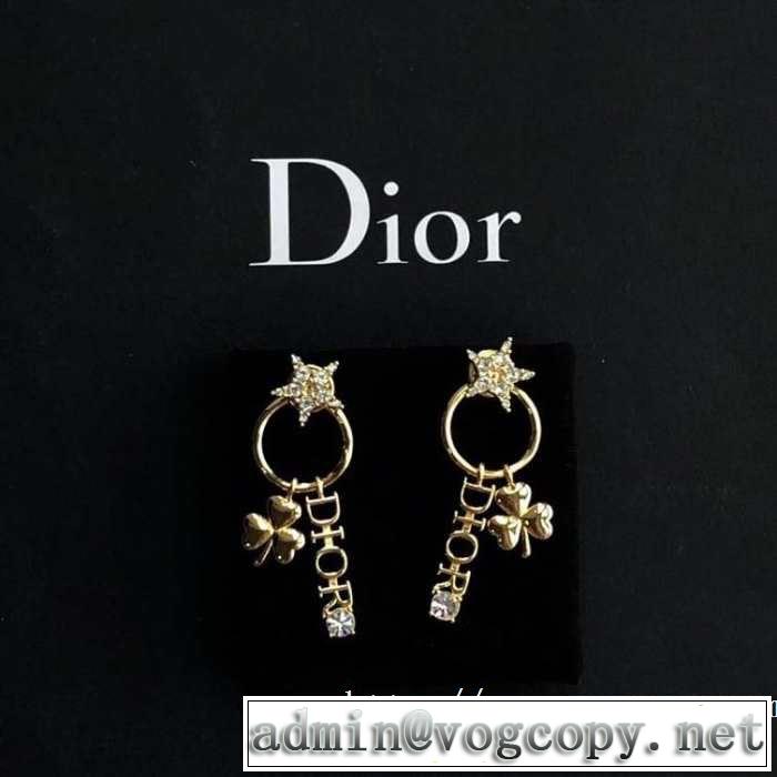 スタイルUPして着こなす ディオール DIOR 夏ファッションをおしゃれに楽しもう  ピアス 2019年春夏のトレンドアイテム 