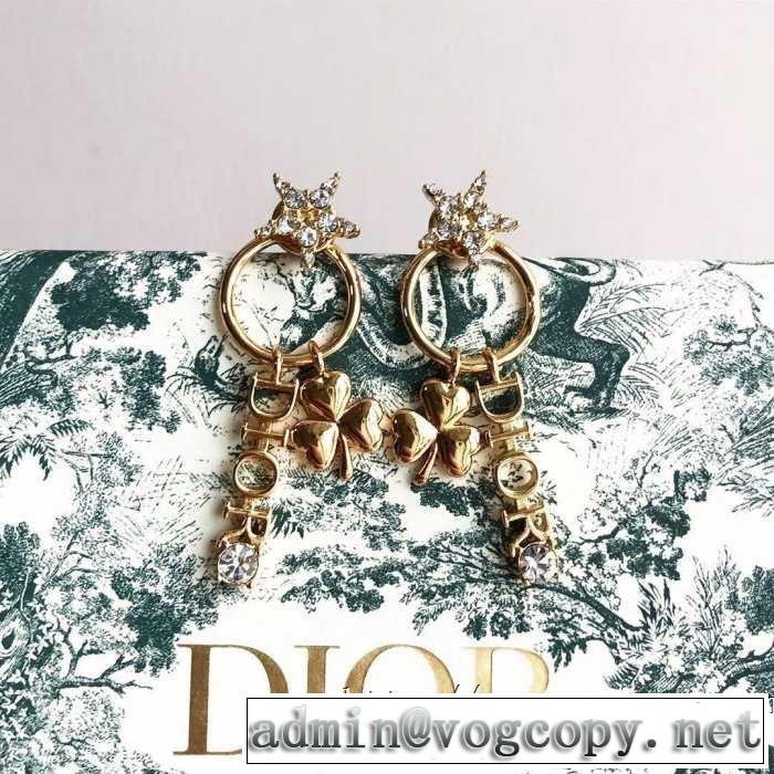 スタイルUPして着こなす ディオール DIOR 夏ファッションをおしゃれに楽しもう  ピアス 2019年春夏のトレンドアイテム