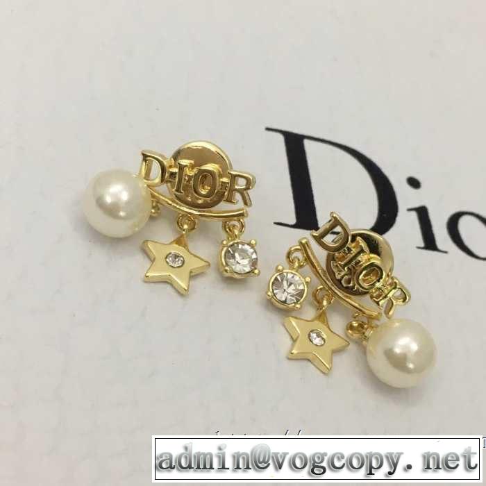 大人カジュアル夏ファッション2019 ディオール甘過ぎず大人な印象に  DIOR 今旬のシルエットバランス ピアス
