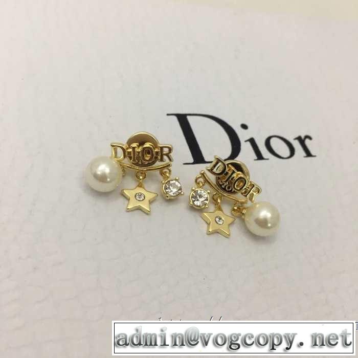 大人カジュアル夏ファッション2019 ディオール甘過ぎず大人な印象に  DIOR 今旬のシルエットバランス ピアス