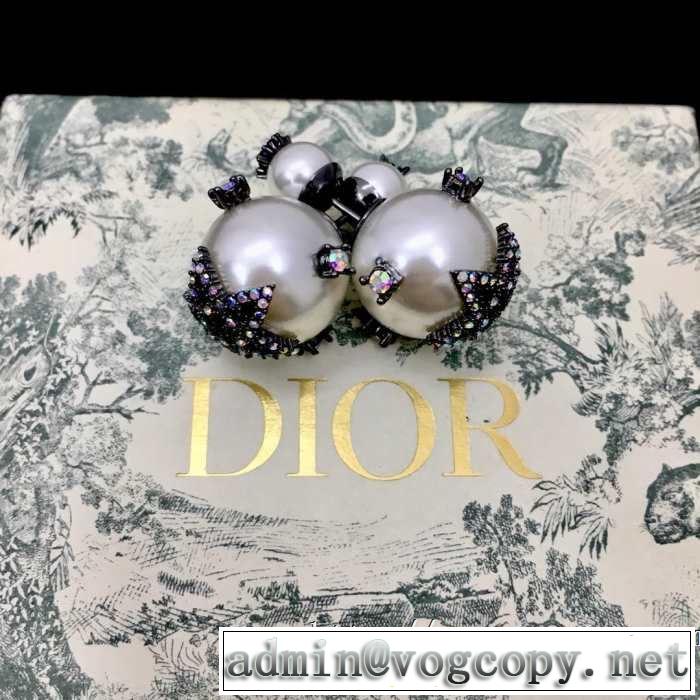 オシャレな印象に ディオール 2019春夏も引き続き人気セール DIOR おしゃれ上級者に挑戦 ピアス 春夏らしい華やか