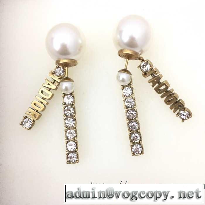ピアス ディオール きちんと感が抜群 DIOR 夏らしい季節感 2019即旬な装いに クールな印象を引き立て 