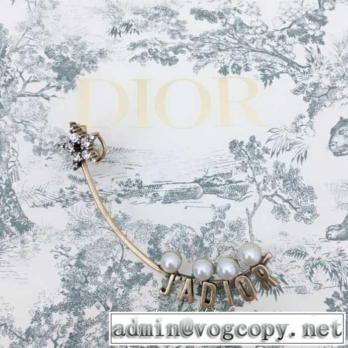 グッと大人っぽい印象に ディオール DIOR 2019年の夏のマスト ピアス ぐっと鮮度がアップ