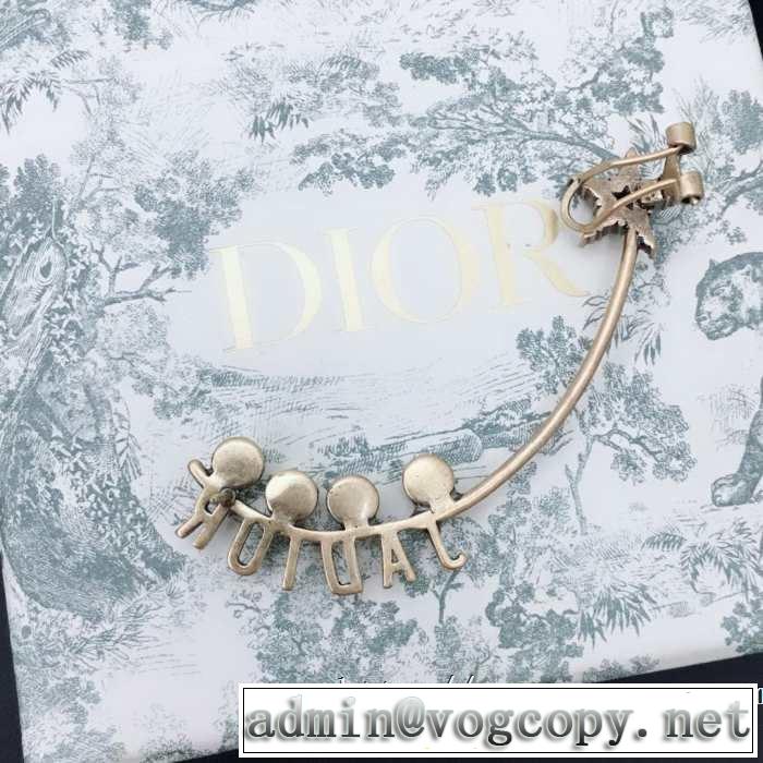 グッと大人っぽい印象に ディオール DIOR 2019年の夏のマスト ピアス ぐっと鮮度がアップ