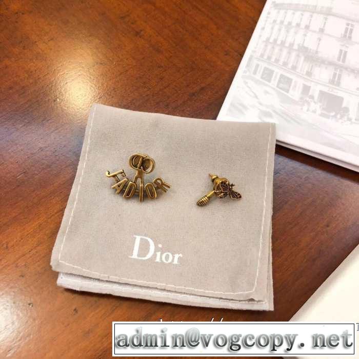 ピアス スタイルUPして着こなす ディオール2019年春夏のトレンドアイテム  DIOR おしゃれな大人の着こなし