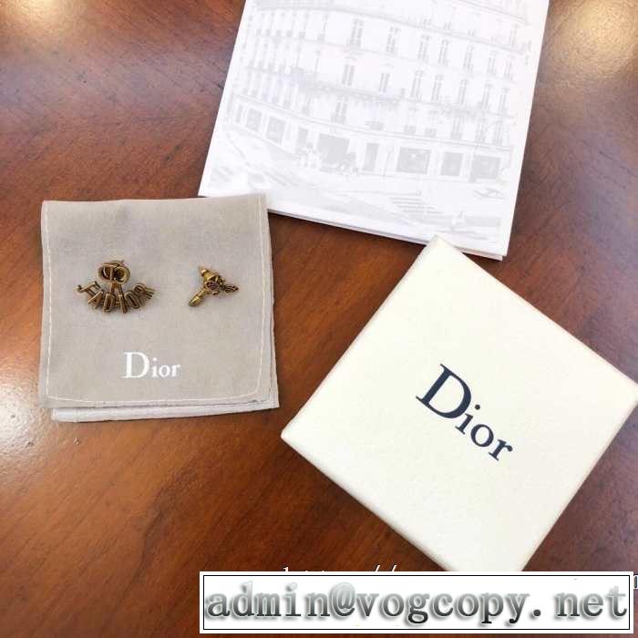 ピアス スタイルUPして着こなす ディオール2019年春夏のトレンドアイテム  DIOR おしゃれな大人の着こなし