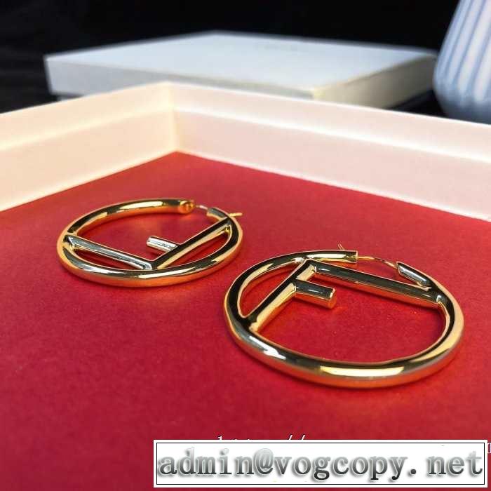 ピアス 春夏のトレンドアイテム フェンディ大人カジュアル夏ファッション2019  FENDI 定番のスタイル春夏限定
