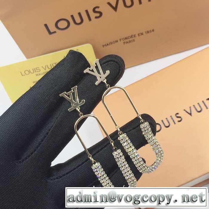 夏っぽさ新作アイテム ルイ ヴィトン元気な印象のコーデ  LOUIS VUITTON 2019春夏トレンドアイテム ピアス
