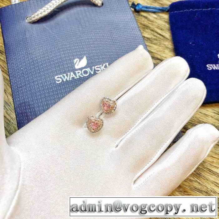 ピアス スワロフスキー SWAROVSKI 春夏シンプルファッションでOK！ 2019春夏の大注目トレンド