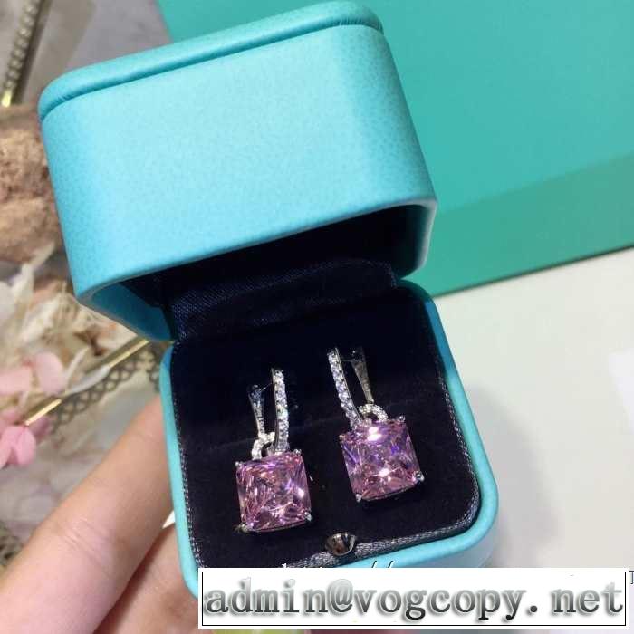 リラックス感のあるゆったり ピアス ティファニー 《2019年》今、注目のストリート Tiffany&Co 今年春夏ファション流行り