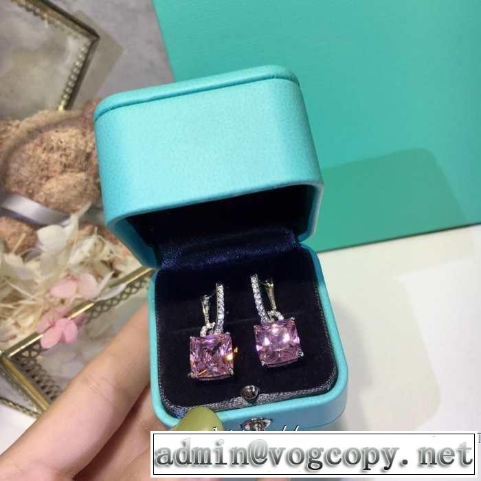 リラックス感のあるゆったり ピアス ティファニー 《2019年》今、注目のストリート Tiffany&Co 今年春夏ファション流行り