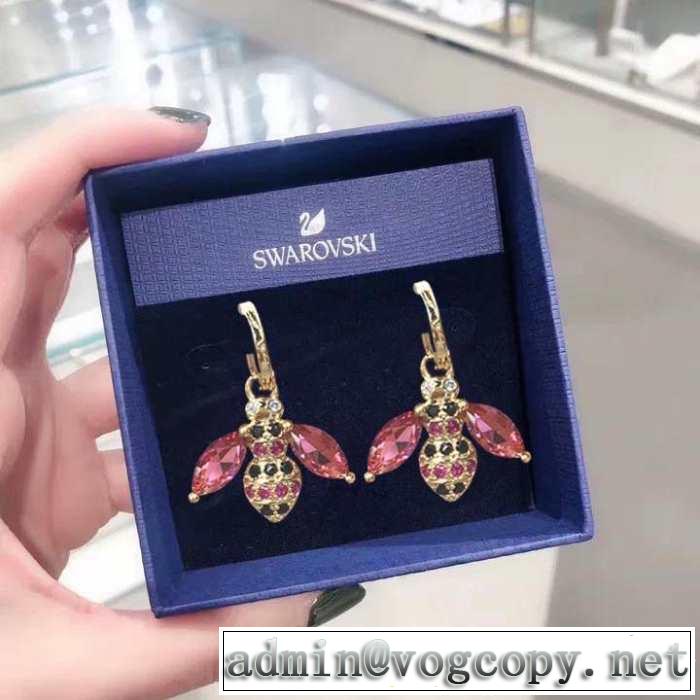 スワロフスキー SWAROVSKI イヤリング  《2019年》今、注目のストリート 人気夏ファションおすすめ