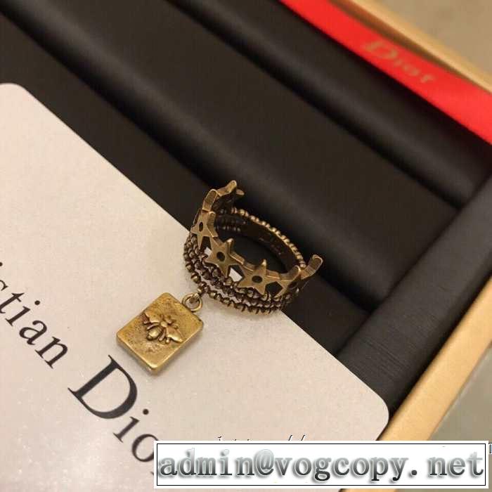 クールな印象を引き立て ディオール DIOR グッと大人っぽい印象に 2019年の夏のマスト リング/指輪