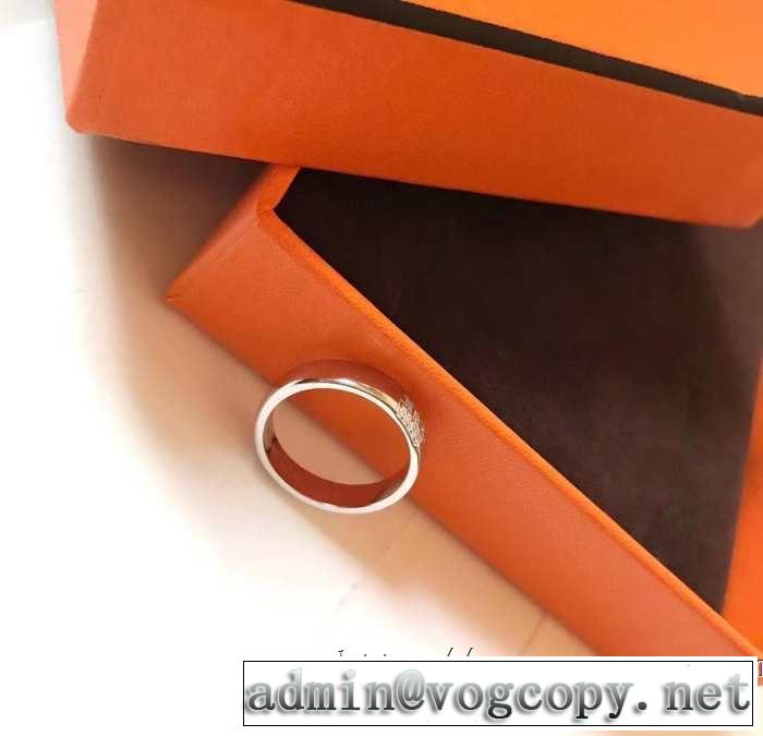 エルメス 大人カジュアル夏ファッション2019 HERMES 抜け感のあるキレイめ リング/指輪 春夏のトレンドアイテム