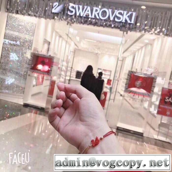 2019春夏も引き続きトレンド スワロフスキー SWAROVSKI ブレスレット 目を引く春夏トップス