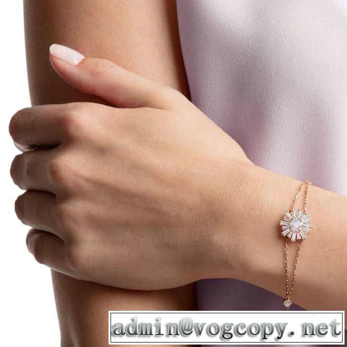 大人の可愛さを引き立て 2019年春夏流行ファッション スワロフスキー SWAROVSKI ブレスレット