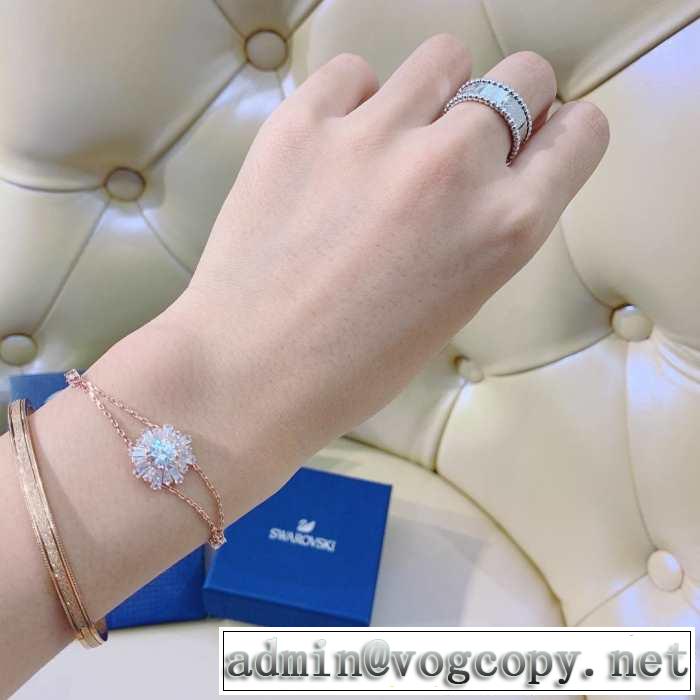 大人の可愛さを引き立て 2019年春夏流行ファッション スワロフスキー SWAROVSKI ブレスレット