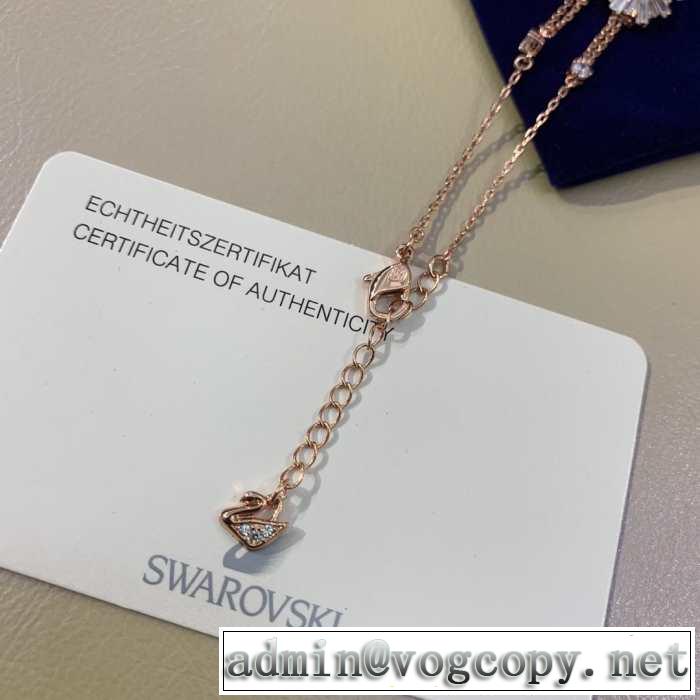 大人の可愛さを引き立て 2019年春夏流行ファッション スワロフスキー SWAROVSKI ブレスレット
