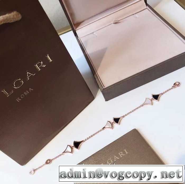 ブルガリ BVLGARI トレンド感があって涼しげ ブレスレット 2019年夏の一押しファッションアイテム