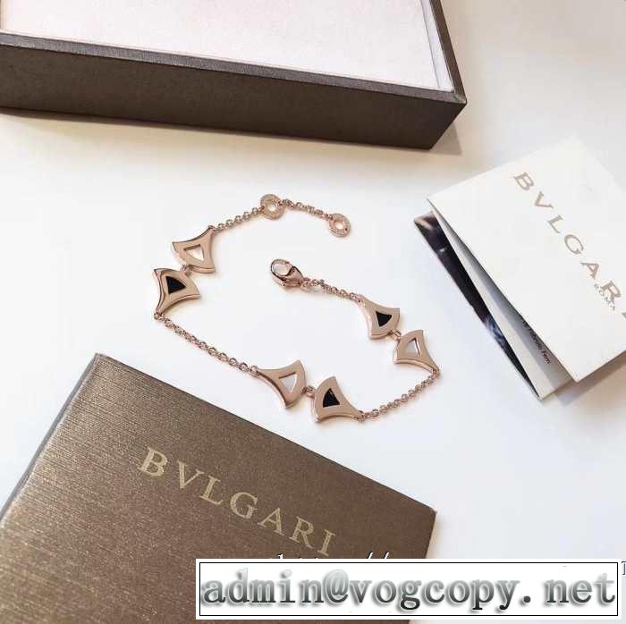 ブルガリ BVLGARI トレンド感があって涼しげ ブレスレット 2019年夏の一押しファッションアイテム