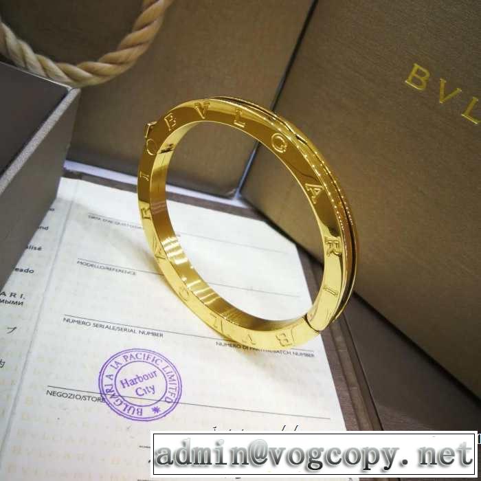 3色可選 春夏のトレンドアイテム ブルガリ大人カジュアル夏ファッション2019 BVLGARI ブレスレット 抜け感スゴイ