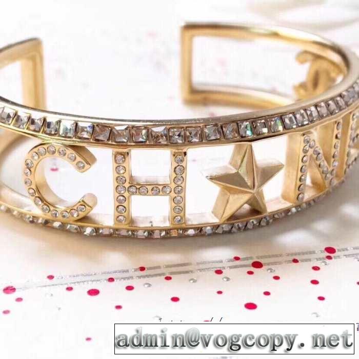 クールな印象を引き立て CH CH 2019年の夏のマスト ブレスレット ぐっと鮮度がアップ