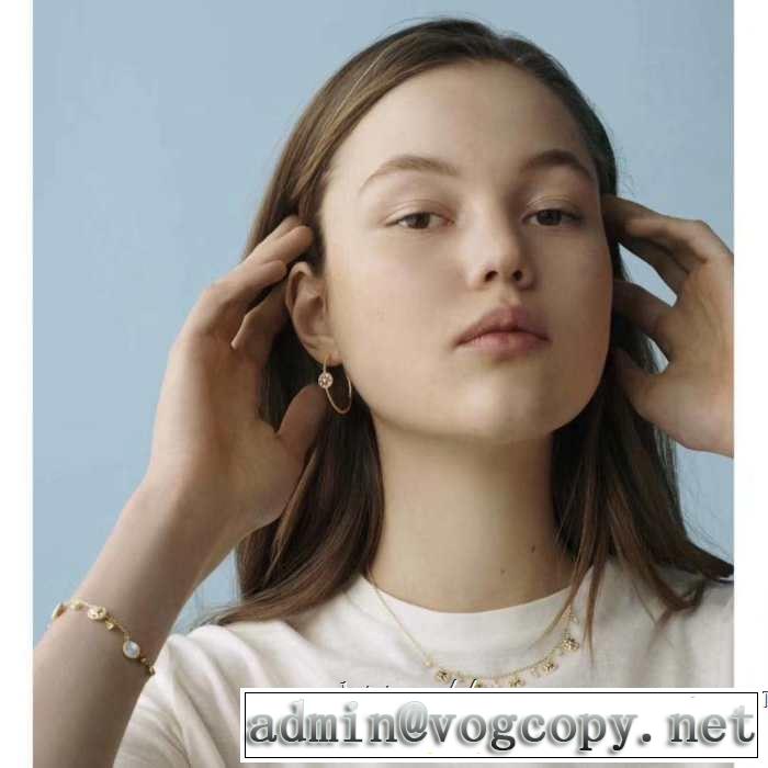 ぜひ今年のトレンドをチェック  ブレスレット 2019年春夏のトレンドアイテムディオール DIOR