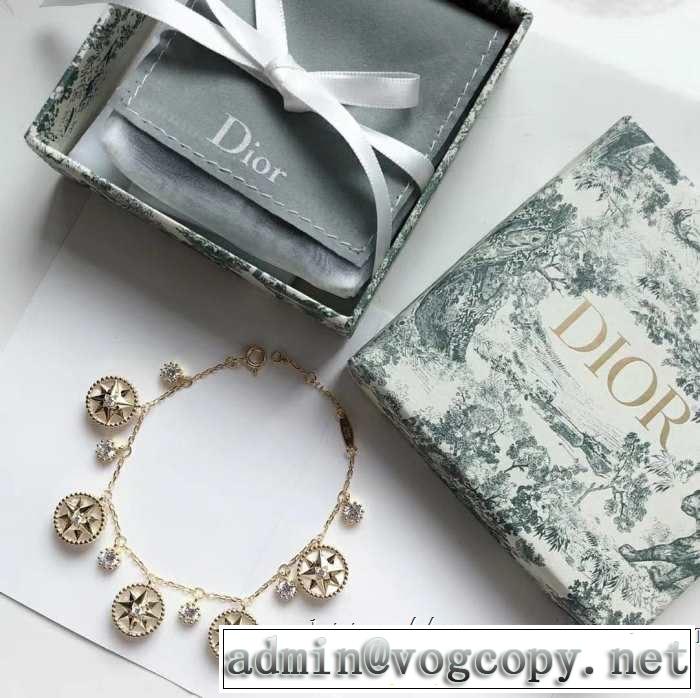 ぜひ今年のトレンドをチェック  ブレスレット 2019年春夏のトレンドアイテムディオール DIOR