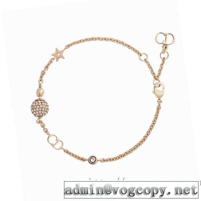 春夏のトレンドアイテム ディオール DIOR 大人カジュアル夏ファッション2019 ブレスレット 大人の可愛さを引き立て 