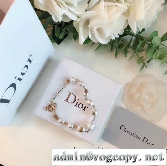 ブレスレット 大人のカジュアルスタイル ディオール今年もトレンド  DIOR  2019春夏は人気定番
