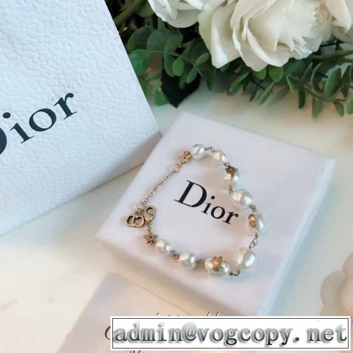 ブレスレット 大人のカジュアルスタイル ディオール今年もトレンド  DIOR  2019春夏は人気定番