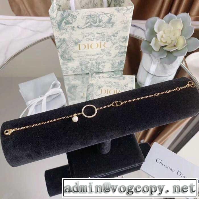 目を引く春夏トップス ディオール DIOR 【2019年】夏のファッション ブレスレット 春夏！大人カジュアル