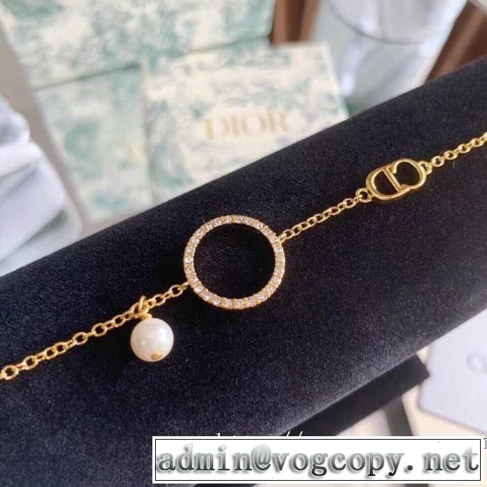 目を引く春夏トップス ディオール DIOR 【2019年】夏のファッション ブレスレット 春夏！大人カジュアル