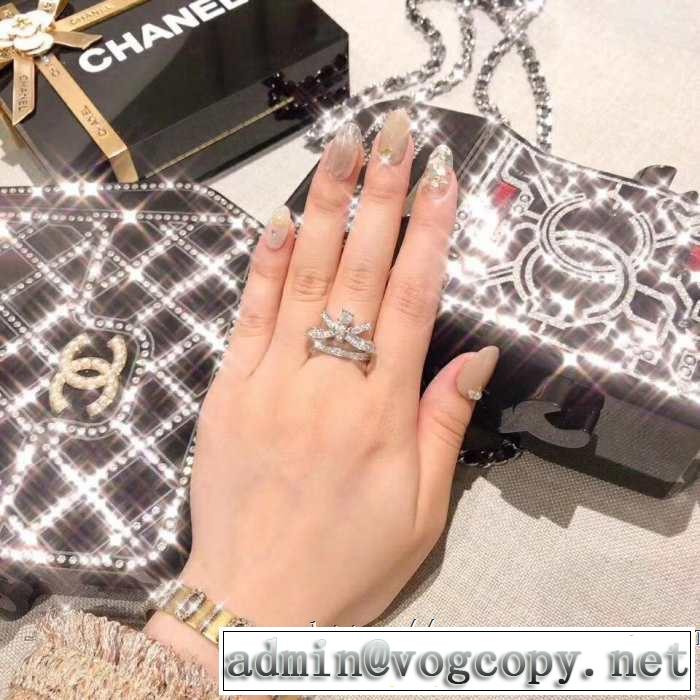 今季は特に注目ファション  ブレスレットおしゃれな夏ファッション2019 ディオール DIOR 今年の夏は着こなし
