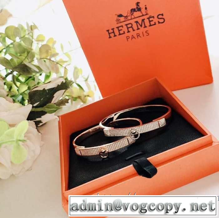 最も目立ったブランド新品 ブレスレット 2019夏色っぽさ エルメス HERMES 夏の王道　適度な上品さ