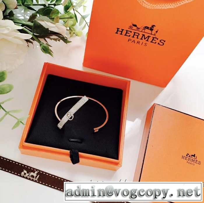 最も目立ったブランド新品 ブレスレット 2019夏色っぽさ エルメス HERMES 夏の王道　適度な上品さ