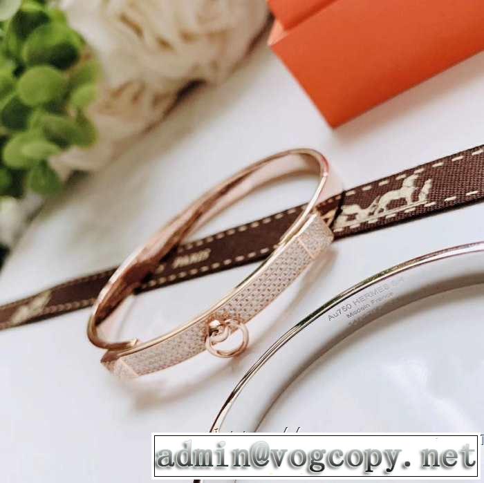 最も目立ったブランド新品 ブレスレット 2019夏色っぽさ エルメス HERMES 夏の王道　適度な上品さ
