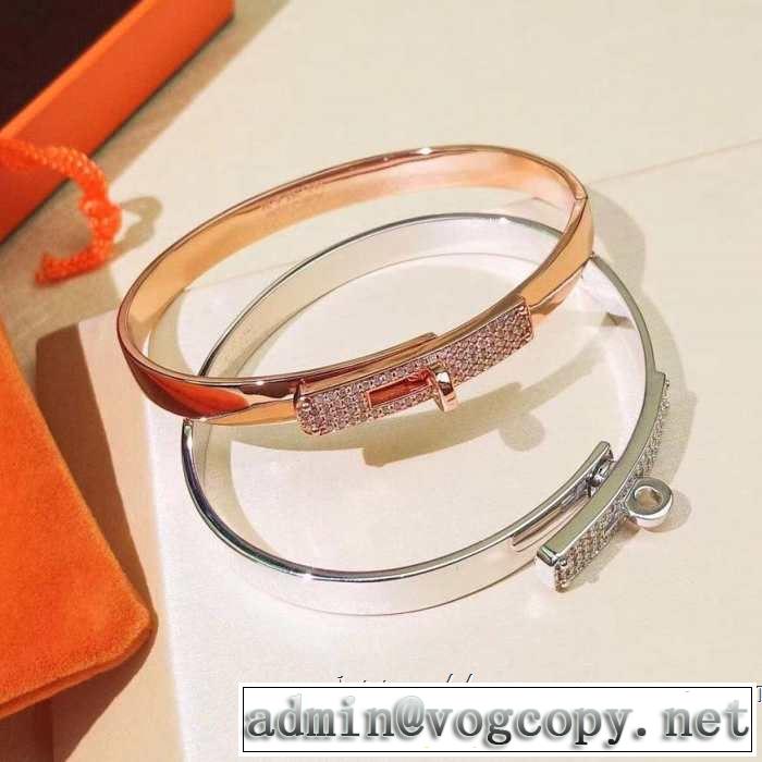 夏らしい抜け感を演出し ブレスレット 2色可選 エルメス 2019年春夏シーズンの人気 HERMES サラサラの着心地 